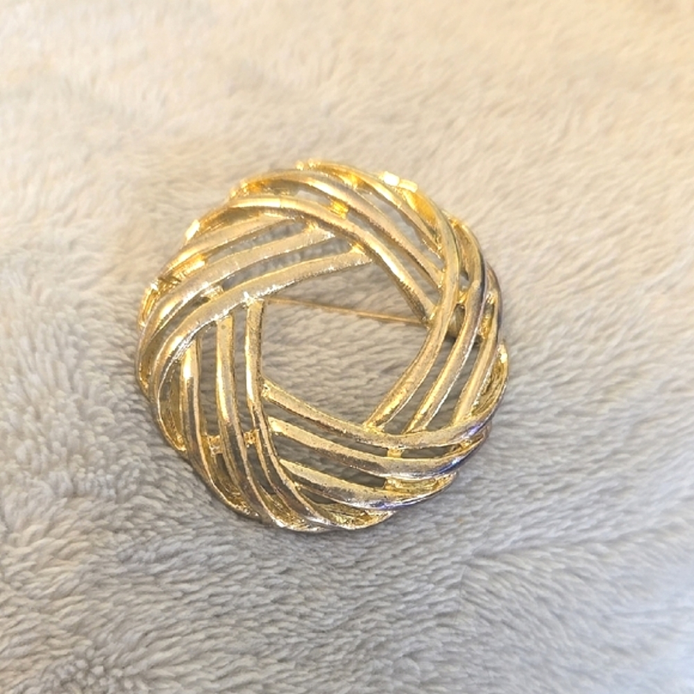 #219 Gold Brooch with Woven Design and Polished Finish